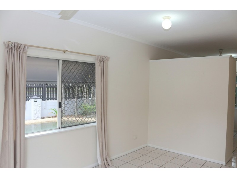 1/71-73 Alfred Street, Manunda QLD 4870