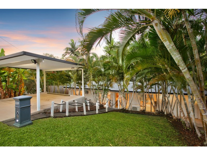 11 Buchan Street, Palm Cove QLD 4879