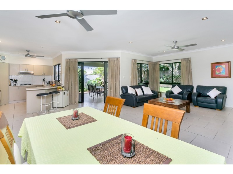 6 Chystanthus street, Trinity Park QLD 4879