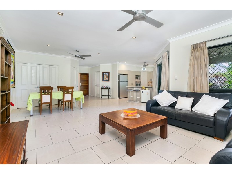 6 Chystanthus street, Trinity Park QLD 4879