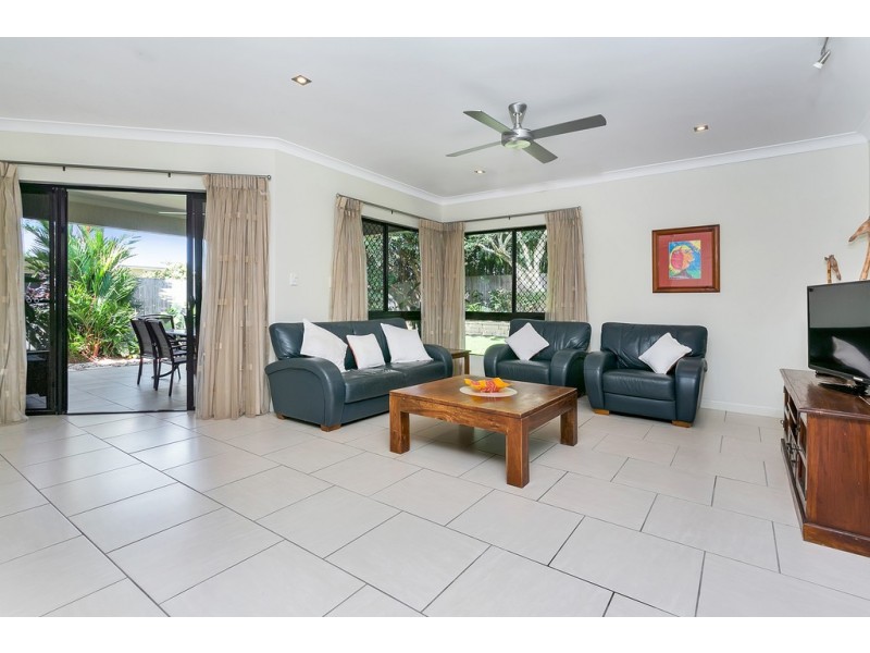 6 Chystanthus street, Trinity Park QLD 4879