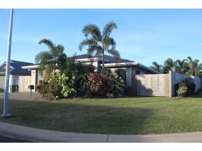 6 Carter Close, Smithfield QLD 4878