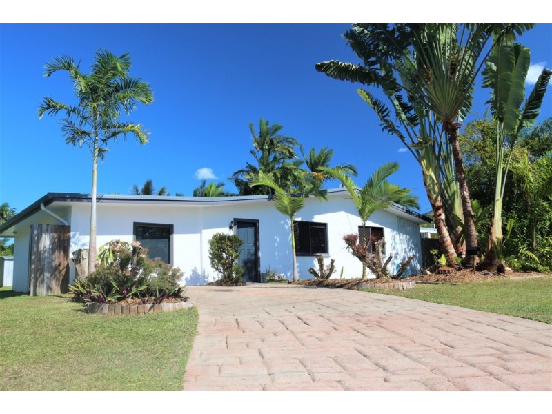 11 Bulolo Close, Trinity Beach QLD 4879