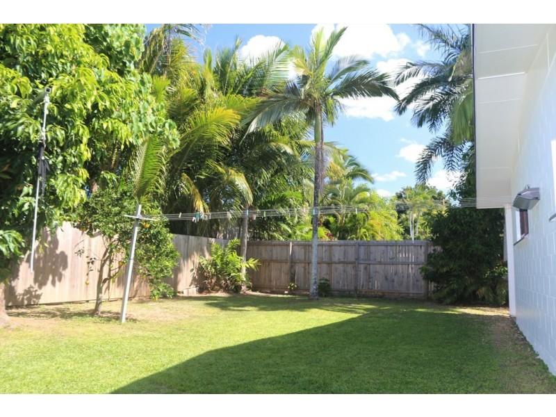 11 Bulolo Close, Trinity Beach QLD 4879