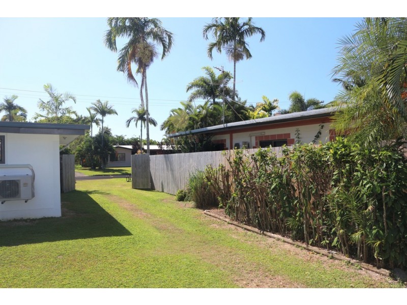 11 Bulolo Close, Trinity Beach QLD 4879