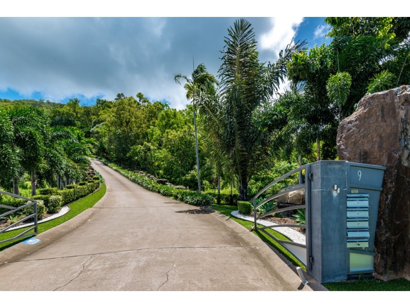 30/9 Savaii Close, Palm Cove QLD 4879