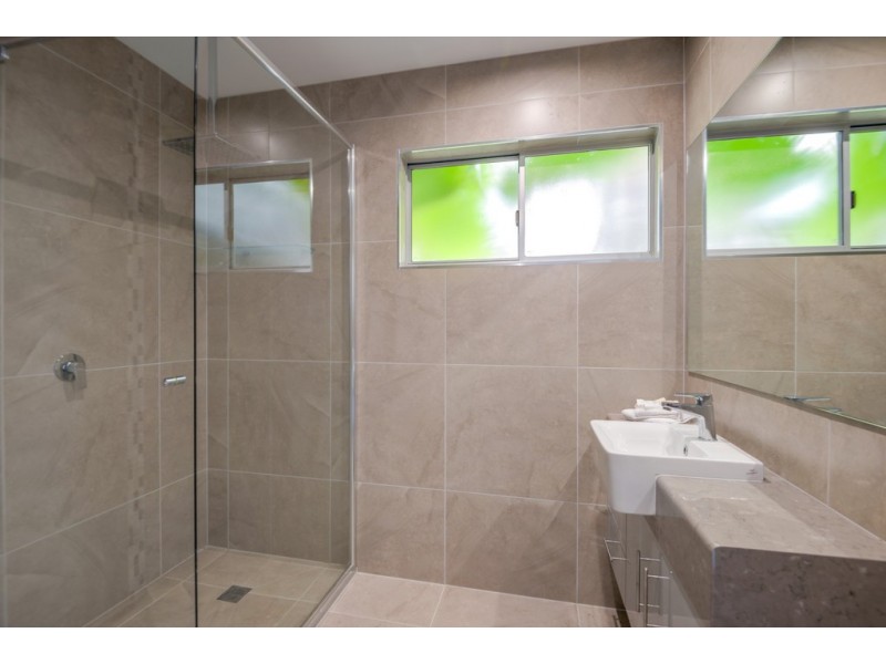 30/9 Savaii Close, Palm Cove QLD 4879