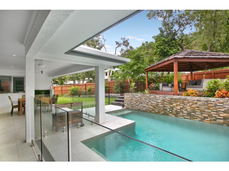1 Seashell Crescent, Trinity Beach QLD 4879