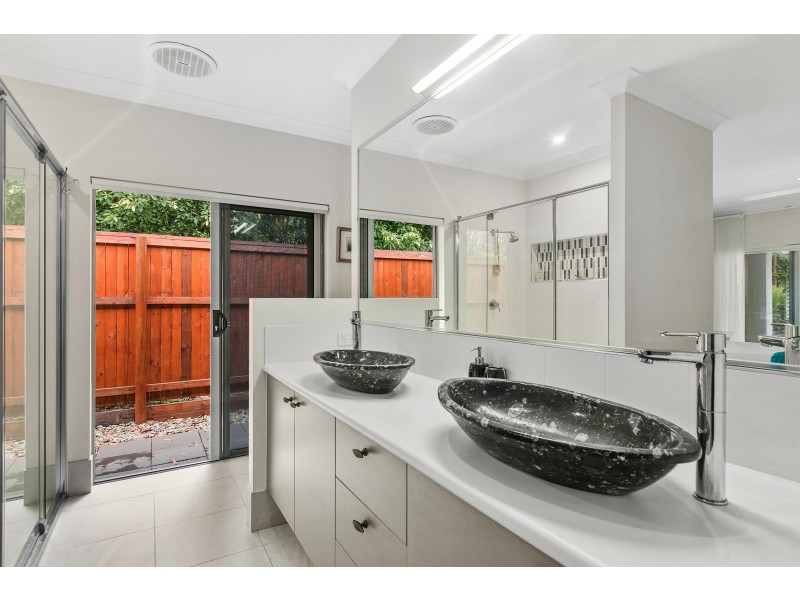 1 Seashell Crescent, Trinity Beach QLD 4879
