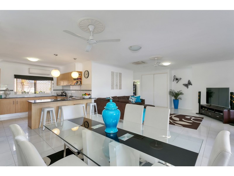 18 Plaintain Street, Kewarra Beach QLD 4879