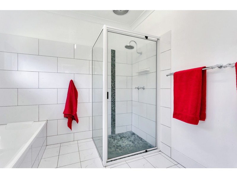 18 Plaintain Street, Kewarra Beach QLD 4879