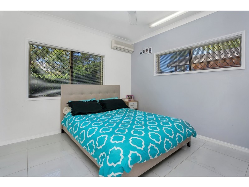 18 Plaintain Street, Kewarra Beach QLD 4879