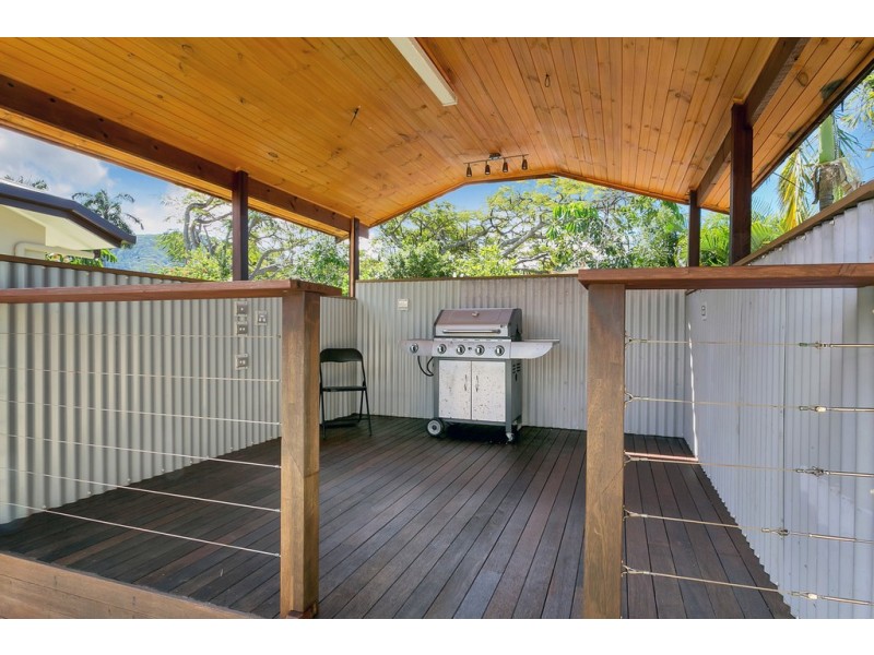 18 Plaintain Street, Kewarra Beach QLD 4879