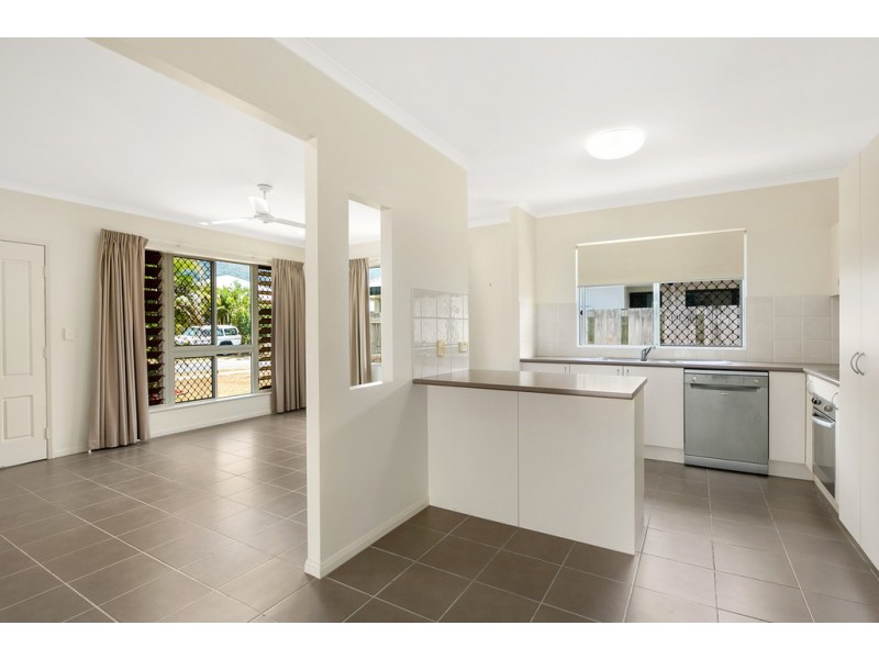 16 Hetherton Street, Smithfield QLD 4878