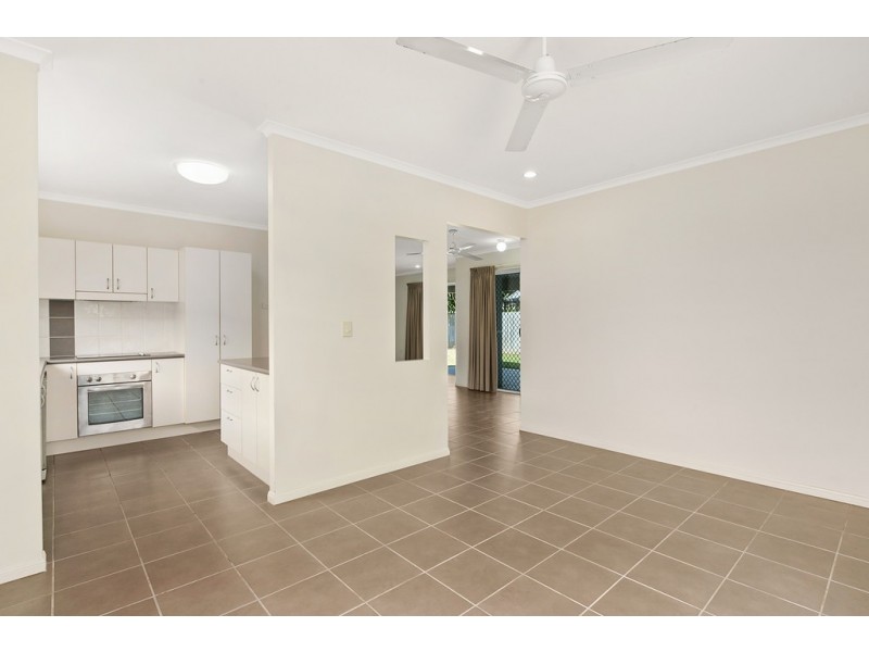 16 Hetherton Street, Smithfield QLD 4878