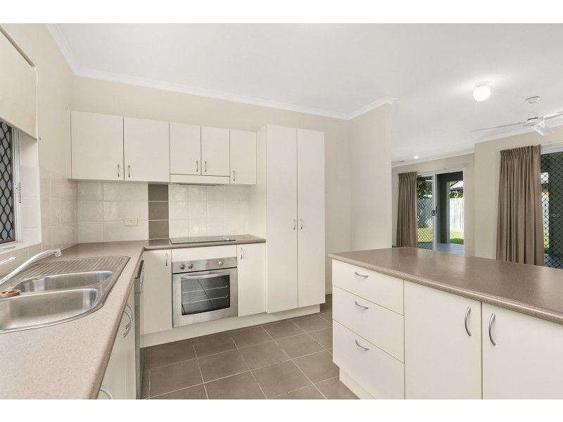 16 Hetherton Street, Smithfield QLD 4878