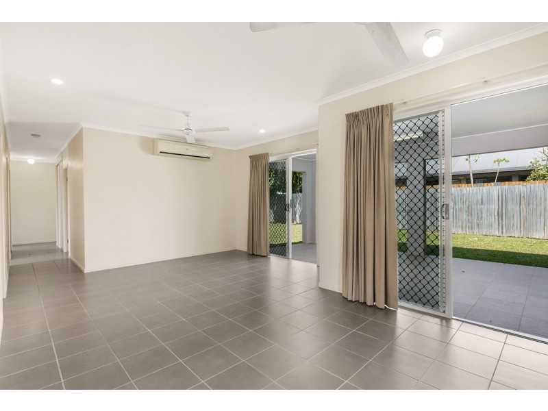 16 Hetherton Street, Smithfield QLD 4878