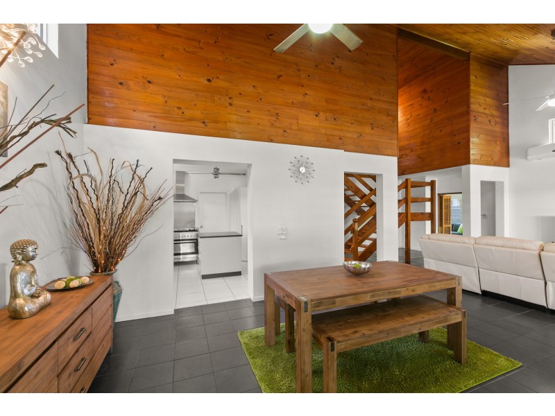 72 Wistaria Street, Holloways Beach QLD 4878