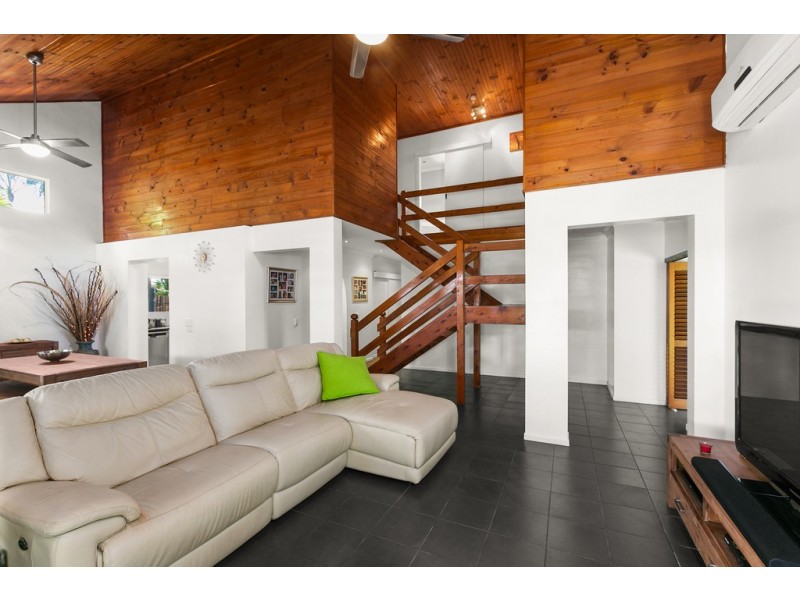 72 Wistaria Street, Holloways Beach QLD 4878