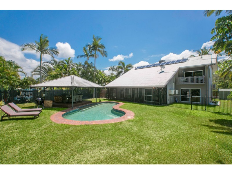 72 Wistaria Street, Holloways Beach QLD 4878