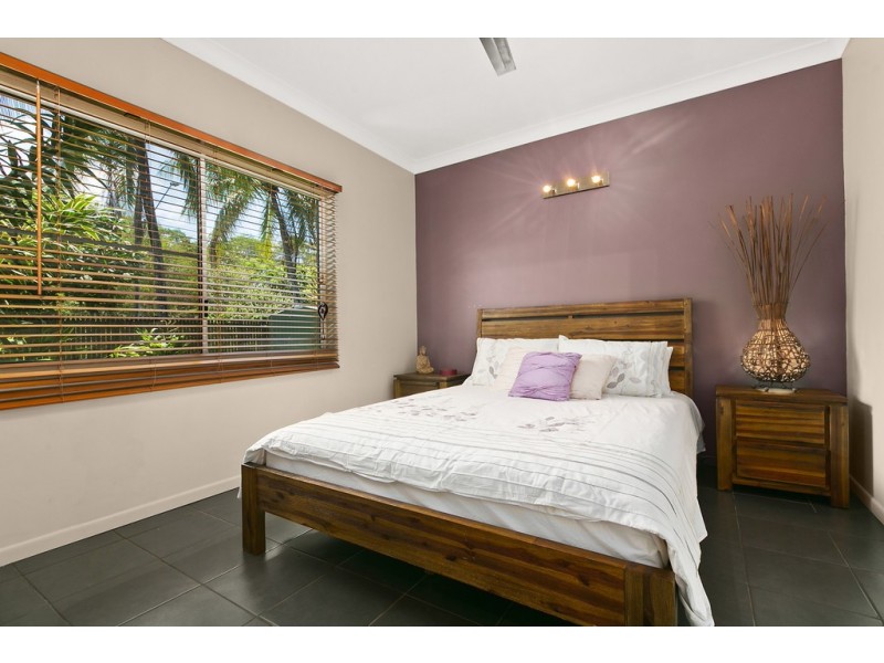 72 Wistaria Street, Holloways Beach QLD 4878