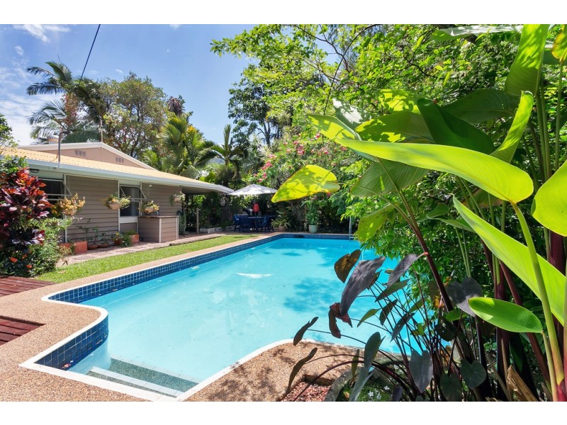 15 Stanton Road, Smithfield QLD 4878