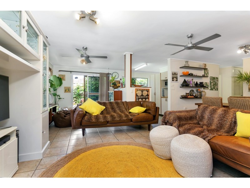 15 Stanton Road, Smithfield QLD 4878