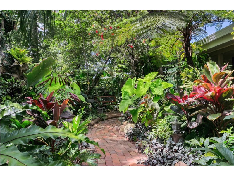 15 Stanton Road, Smithfield QLD 4878