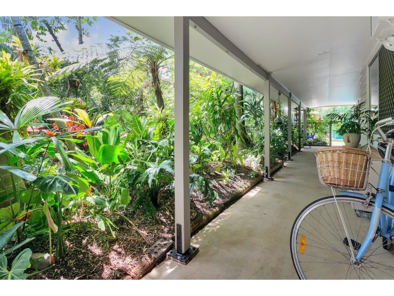 15 Stanton Road, Smithfield QLD 4878
