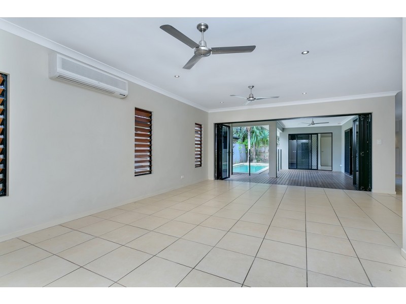10B Michelia Street, Palm Cove QLD 4879