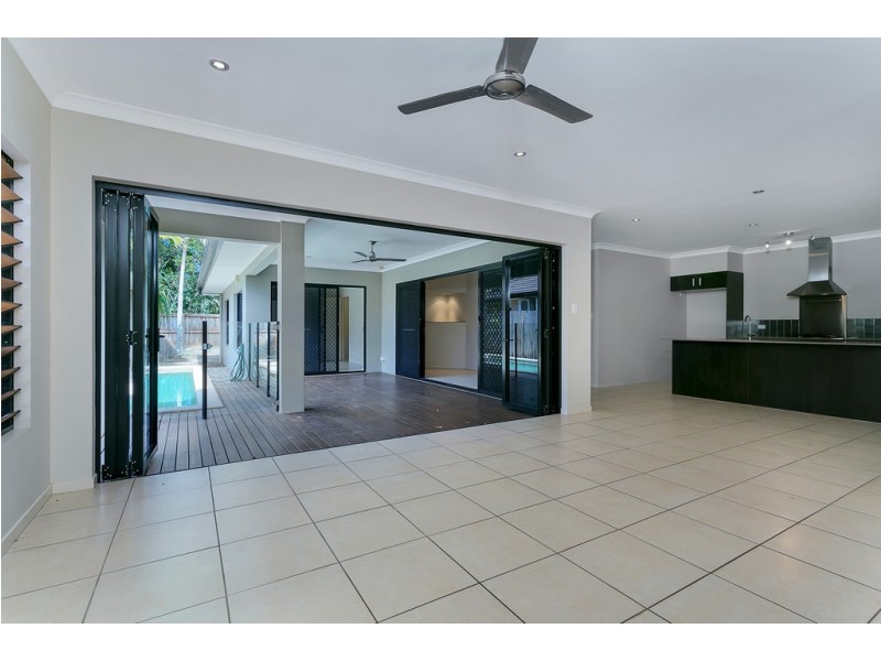 10B Michelia Street, Palm Cove QLD 4879