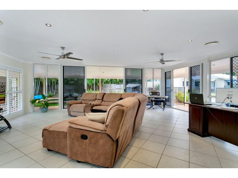 12 Stevens Street, Clifton Beach QLD 4879