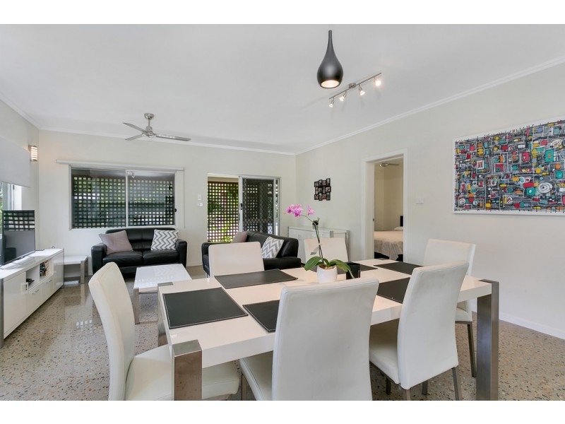 2/106 Wistaria Street, Holloways Beach QLD 4878