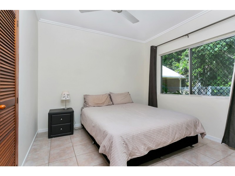 2/106 Wistaria Street, Holloways Beach QLD 4878