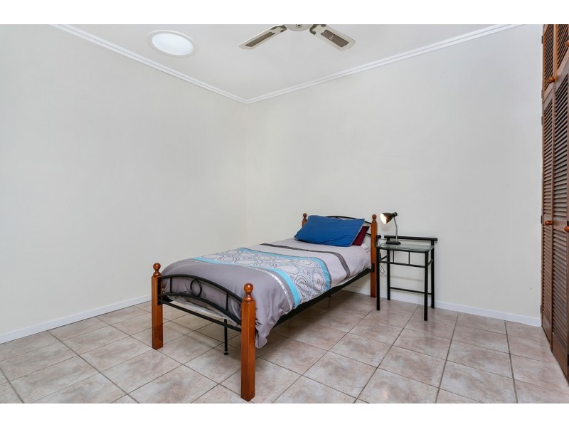 2/106 Wistaria Street, Holloways Beach QLD 4878