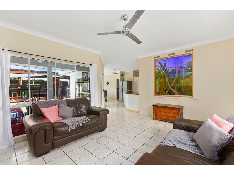 2 Miara Close, Kewarra Beach QLD 4879