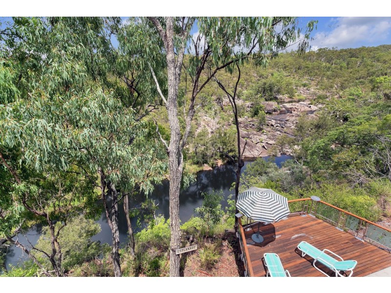 290 Wooroora Rd, Ravenshoe QLD 4888