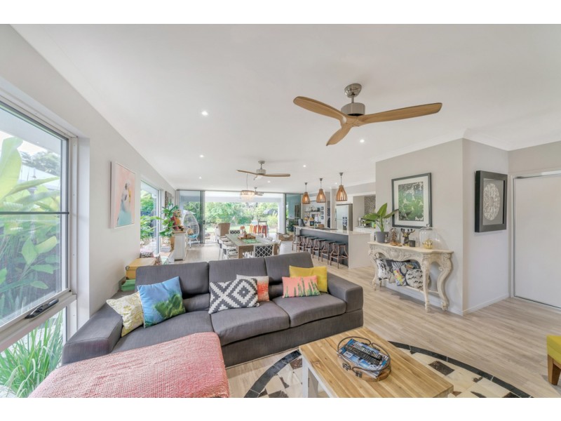 54 Seaways Street, Trinity Beach QLD 4879
