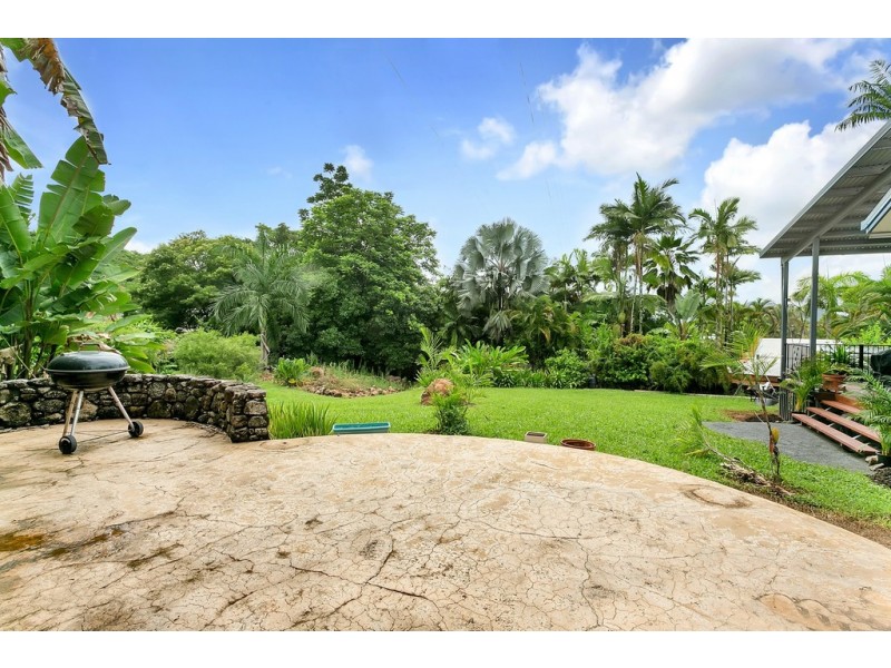 6 Willandra Court, Caravonica QLD 4878