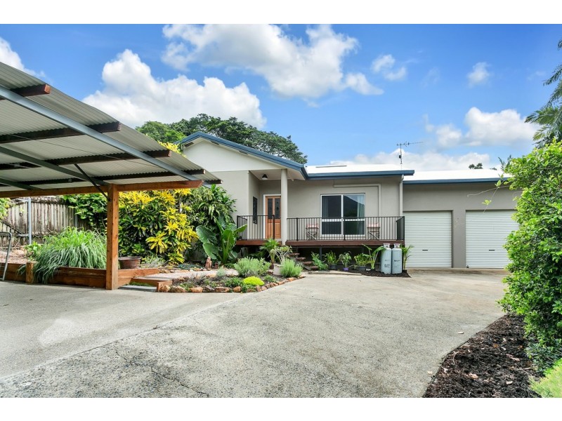 6 Willandra Court, Caravonica QLD 4878