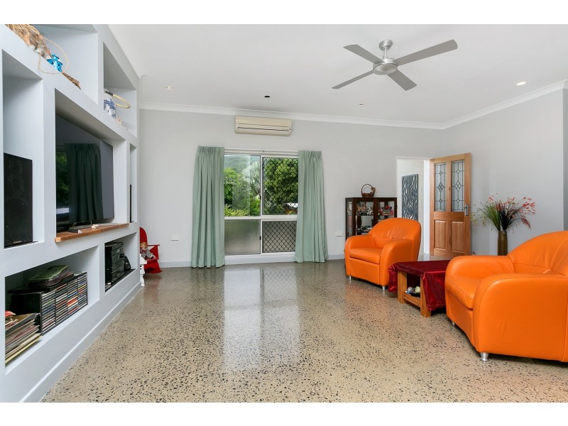 6 Willandra Court, Caravonica QLD 4878