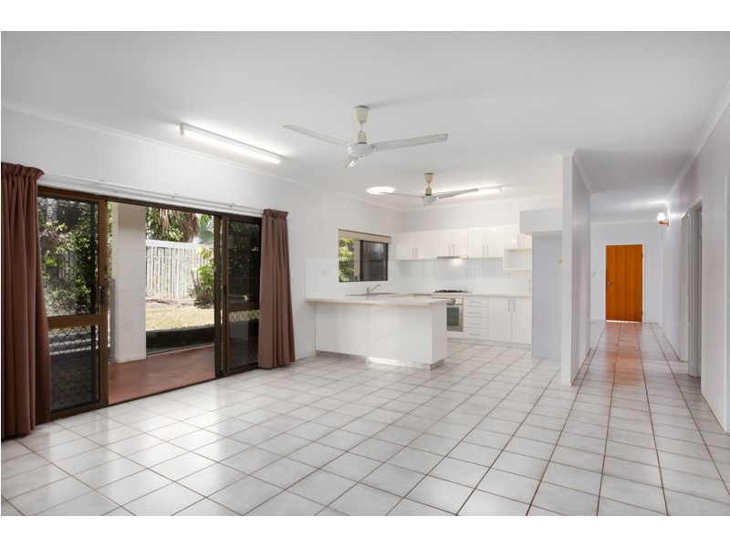 34 Jamieson St, Trinity Beach QLD 4879