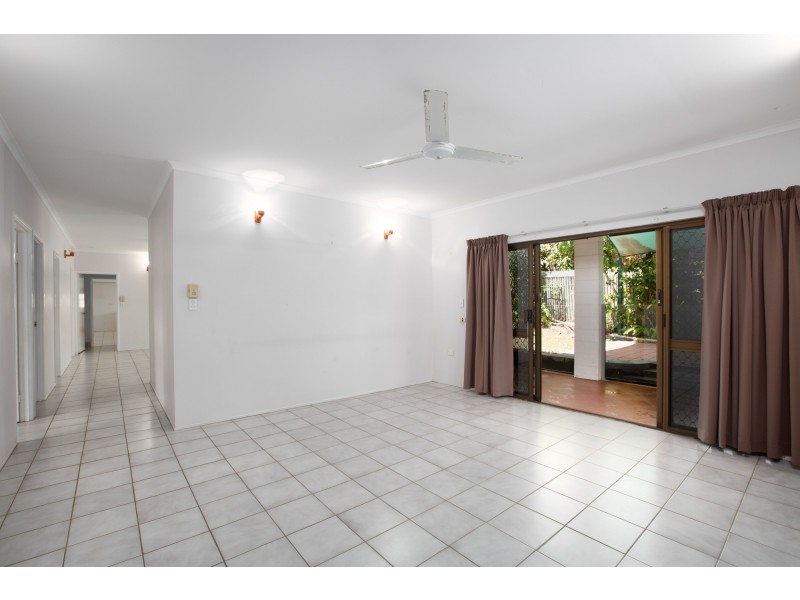 34 Jamieson St, Trinity Beach QLD 4879