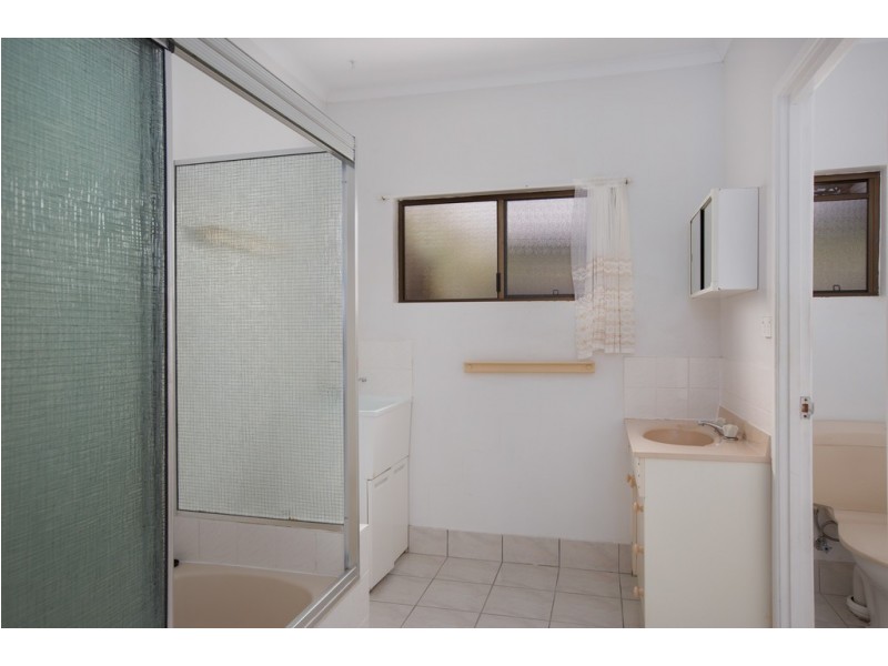 34 Jamieson St, Trinity Beach QLD 4879