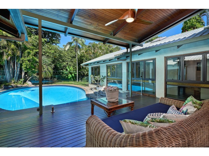 9 Buchan Street, Palm Cove QLD 4879