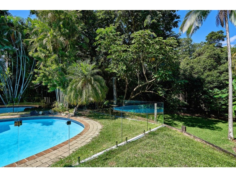 9 Buchan Street, Palm Cove QLD 4879