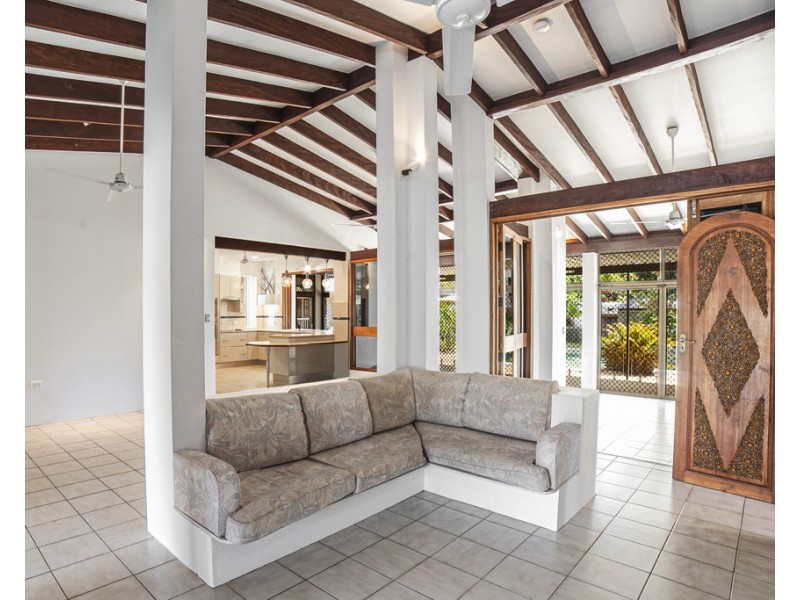 16 Cameron Close, Smithfield QLD 4878
