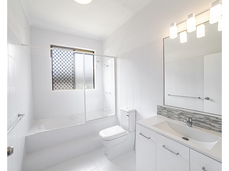 16 Cameron Close, Smithfield QLD 4878