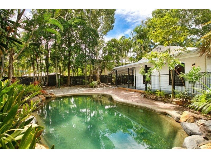25 Trinity Beach Road, Trinity Beach QLD 4879