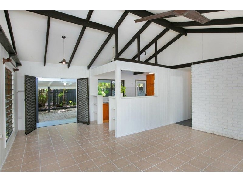 25 Trinity Beach Road, Trinity Beach QLD 4879